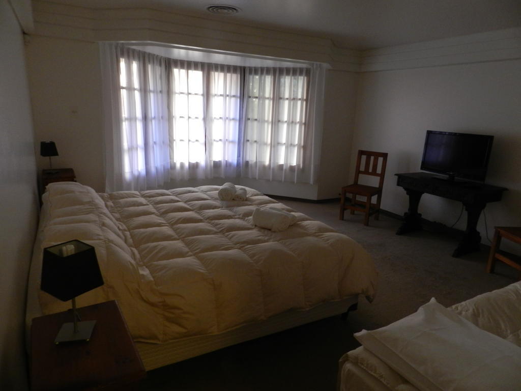 Hôtel La Casona Del Rio à Neuquén Extérieur photo