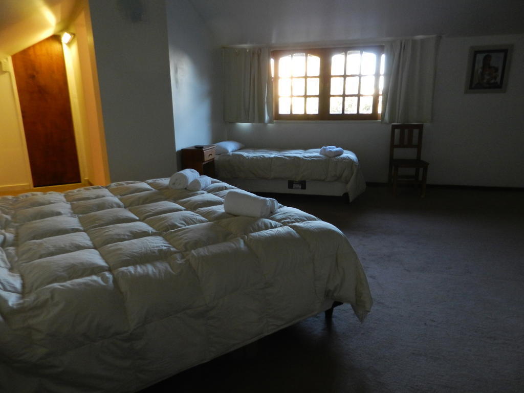 Hôtel La Casona Del Rio à Neuquén Extérieur photo